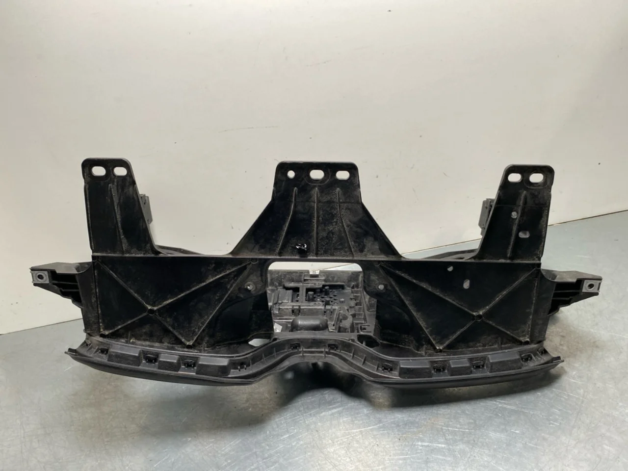 BMW IX 2022- Upper front panel view 2