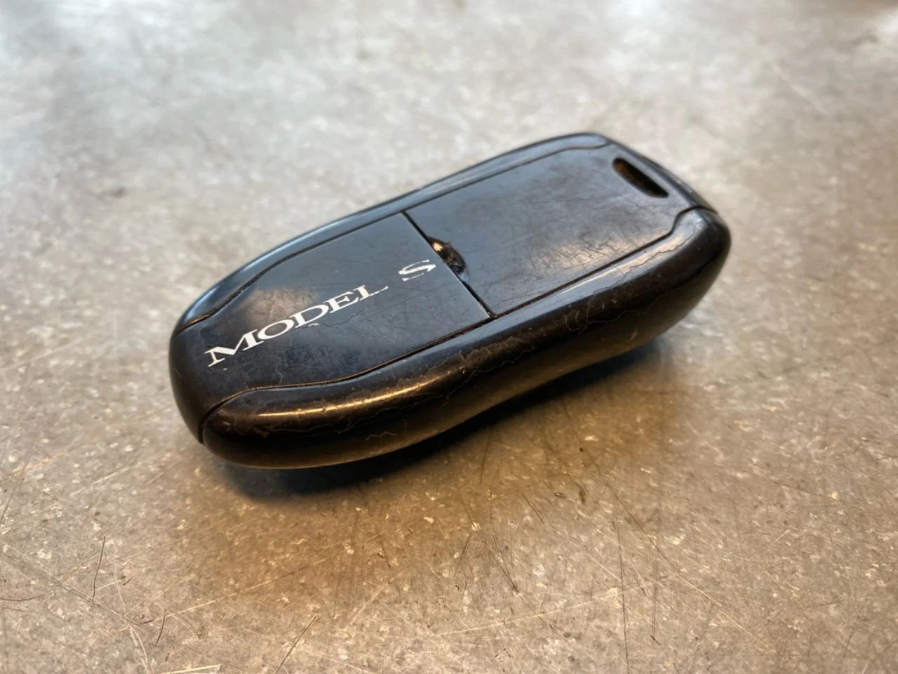 Tesla MODEL S 2013- Remote control, central locking / alarm view 2