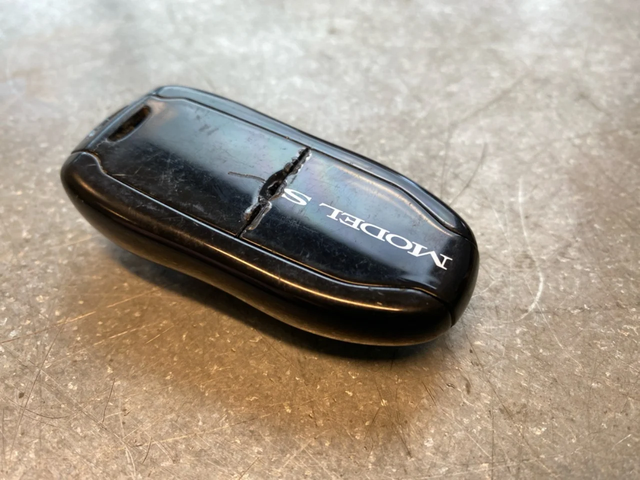 Tesla MODEL S 2013- Remote control, central locking / alarm view 2
