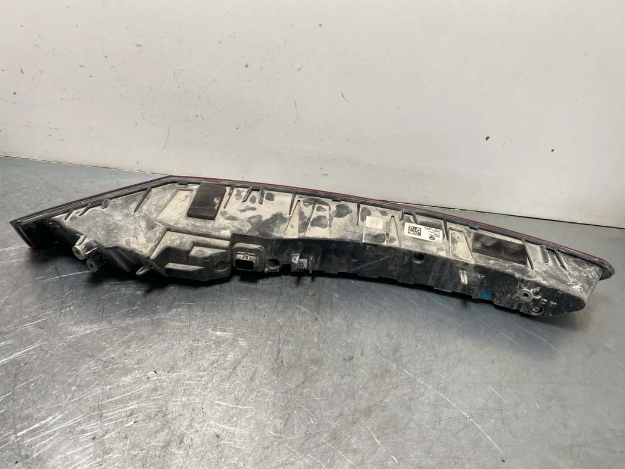 BMW IX 2022- Right tail light view 3