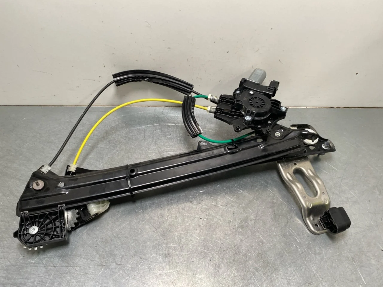 BMW IX 2022- Electric window regulator, complete view 2