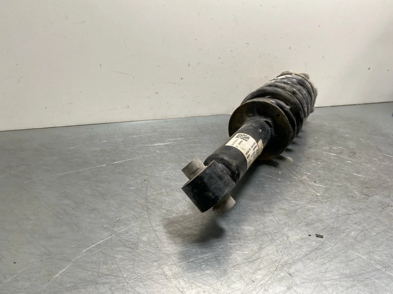BMW IX 2022- Amortizor tip McPherson, spate dreapta vedere 3