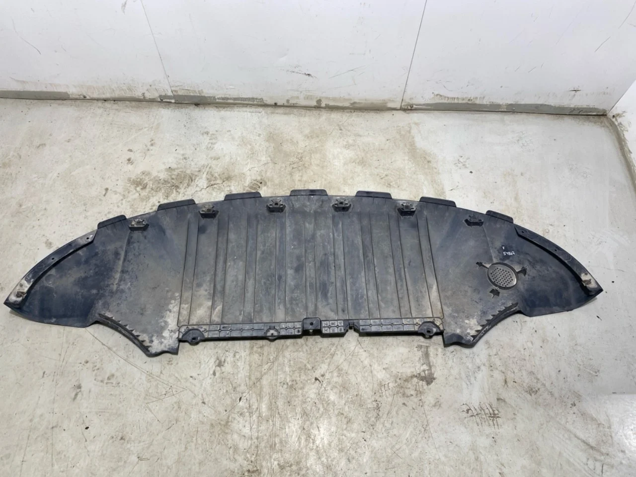 Tesla MODEL Y 2021- Underbody protection plate (engine/gearbox/floor) view 2