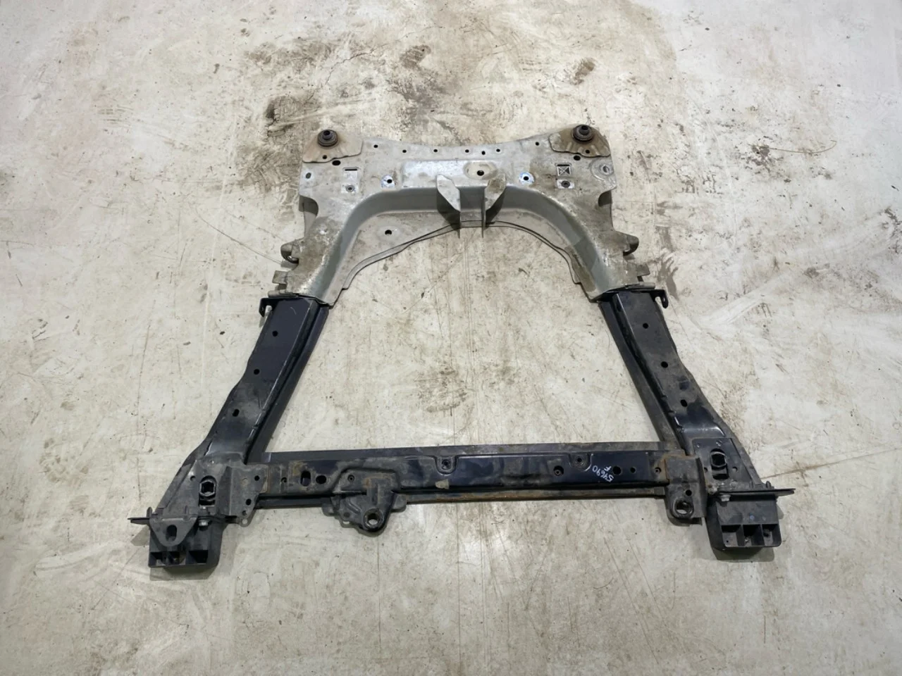 Renault ZOE/E- TECH 2013--> Front subframe