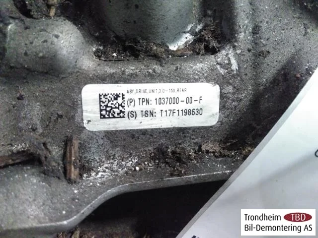 Tesla MODEL S 2013- Elektromos motor, hátsó nézet 3