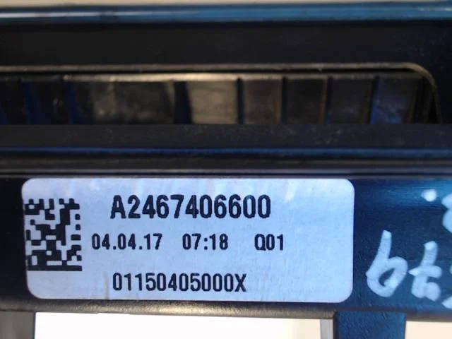 Mercedes B 180-200 W246/W242 2012-19 Csomagtérajtó külső fogantyú nézet 3