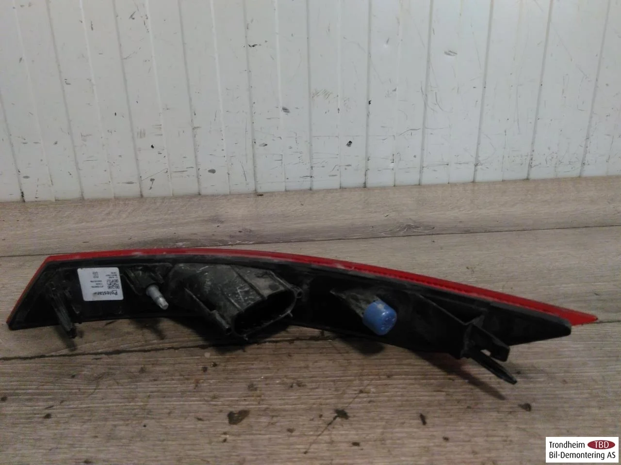 Polestar 2 2020- Reflector panel / license plate holder view 2