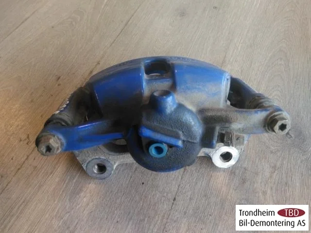 Volkswagen GOLF, E-GOLF VII 2013-20 Front right brake caliper view 2