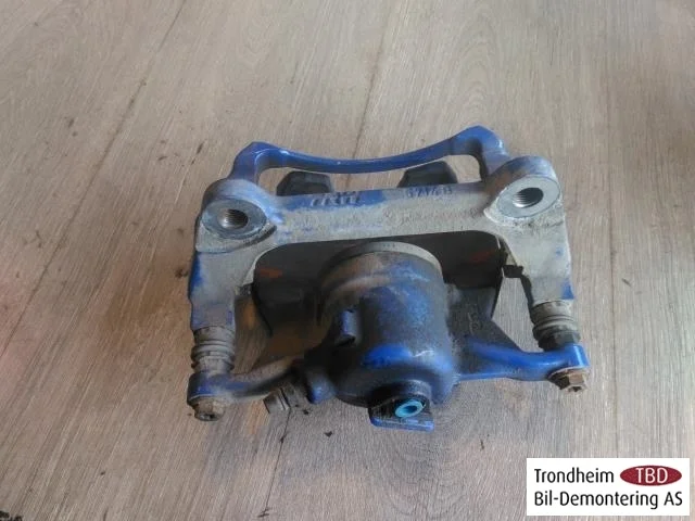Volkswagen GOLF, E-GOLF VII 2013-20 Front right brake caliper view 3