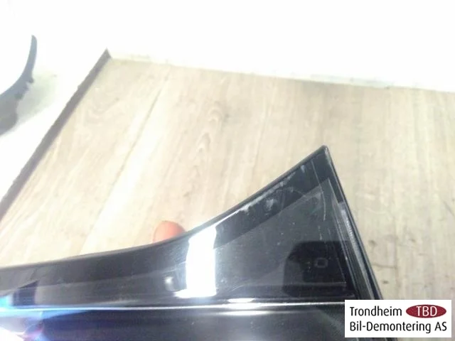 Tesla MODEL 3 2017--> Rear light, left, on tailgate (inner) view 3
