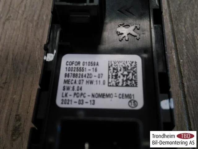 Peugeot 208/E-208 2020-> Ablakemelő kapcsoló vedere 4