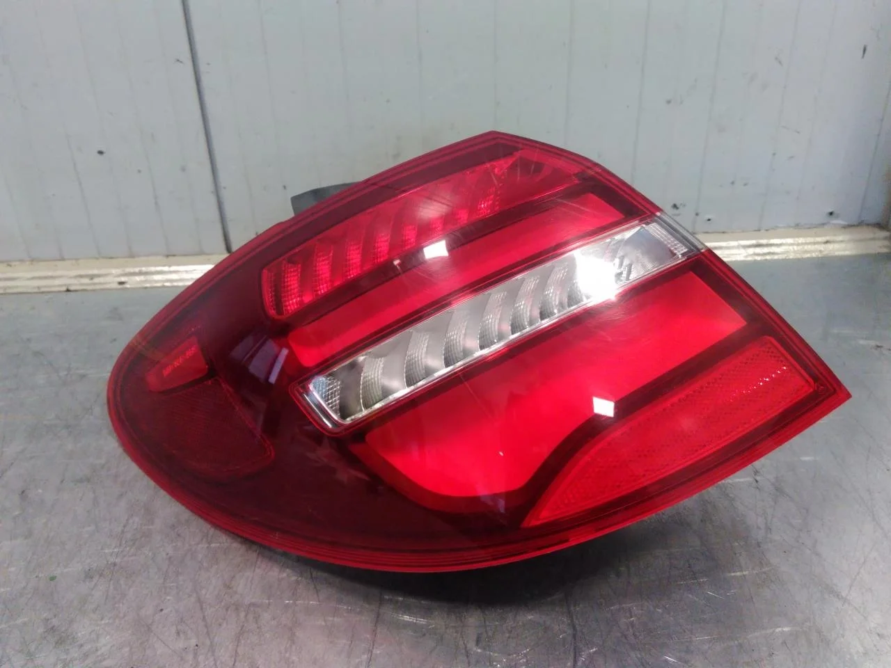 Mercedes B 180-200 W246/W242 2012-19 Hátsó lámpa, bal
