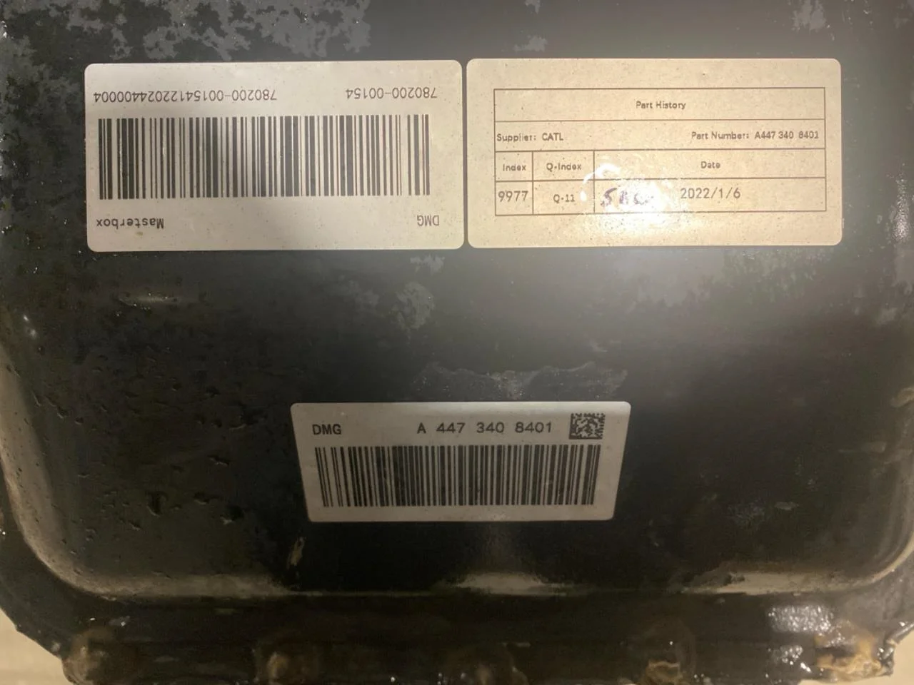 Mercedes V W447//W640/W448 2014- High-voltage battery view 3