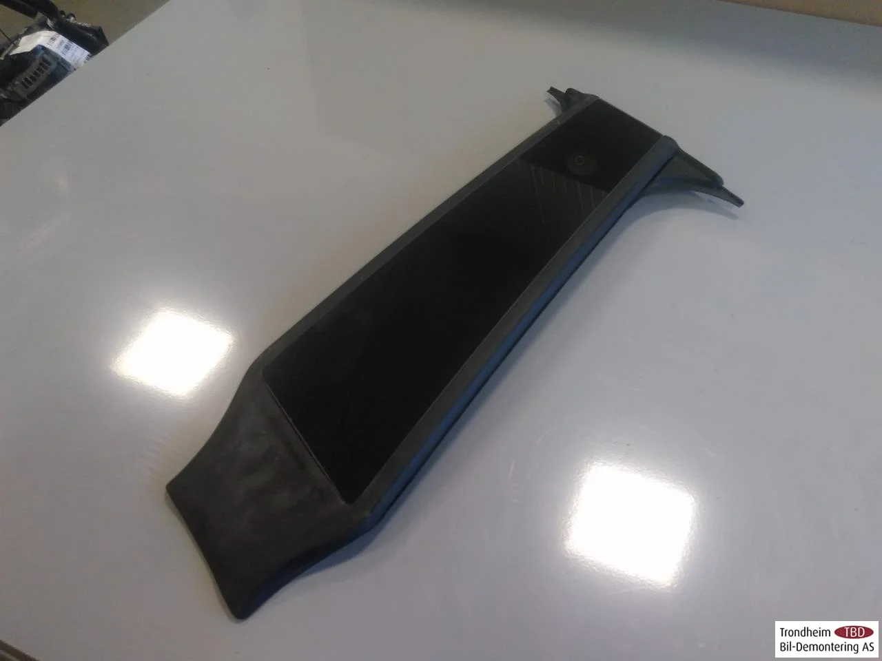 Tesla MODEL Y 2021- Karosszéria