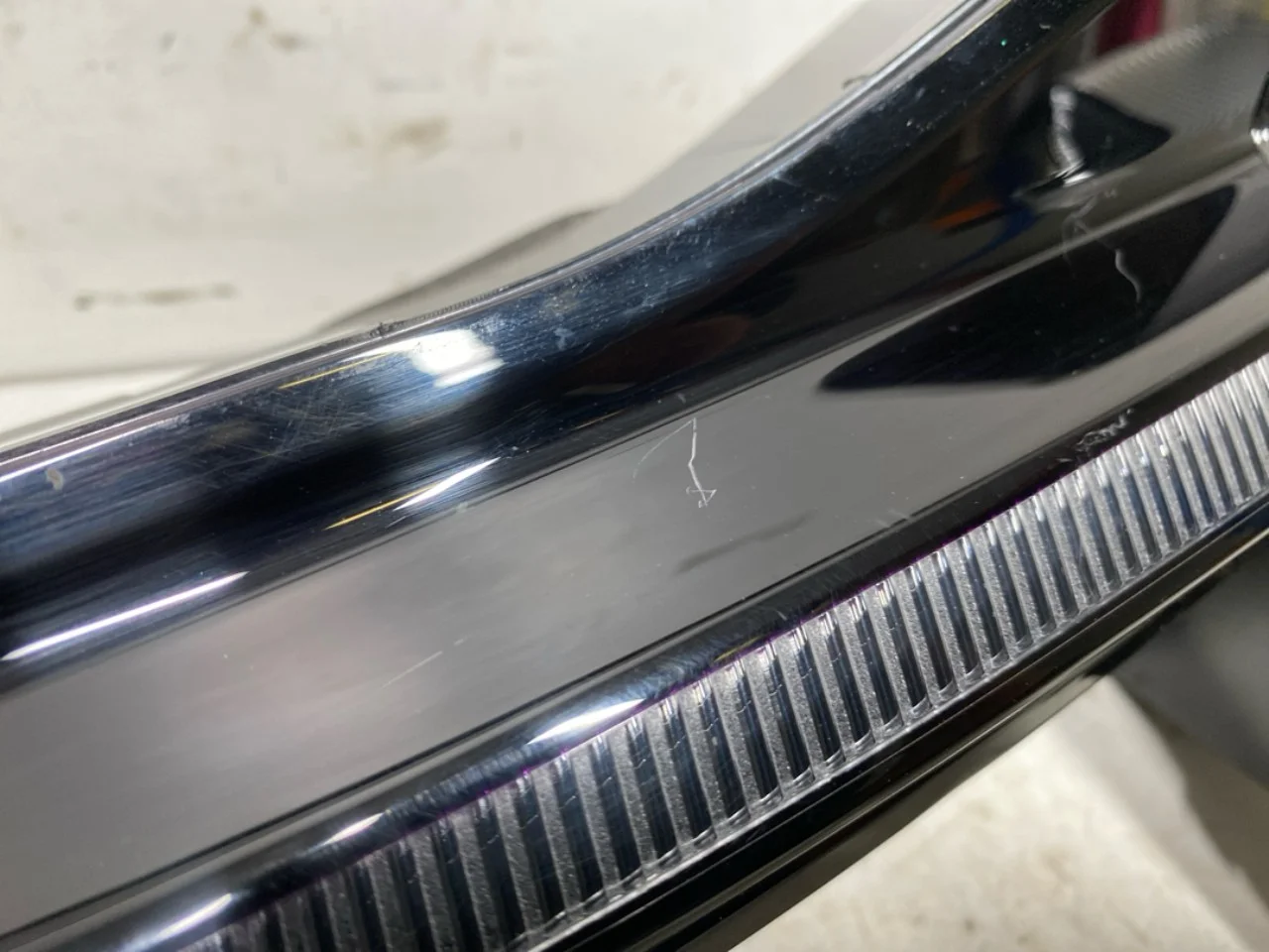 Ford MUSTANG MACH-E 2021- Right tail light on tailgate, inner view 3