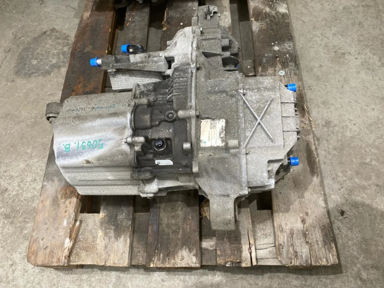 Tesla MODEL S 2013- Elektromos motor, hátsó nézet 4