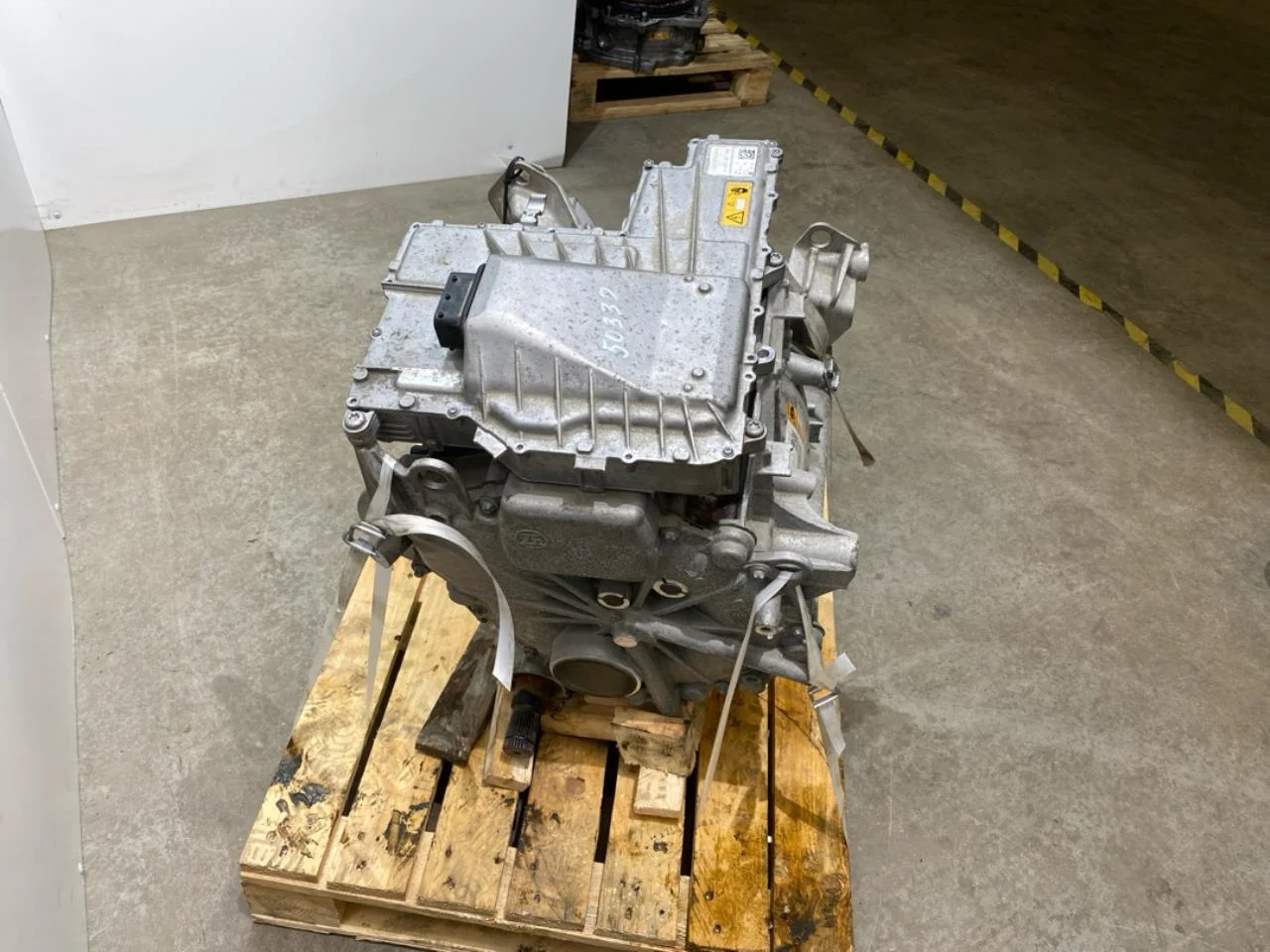 Mercedes EQC 2020- Elektromos motor, első vedere 4