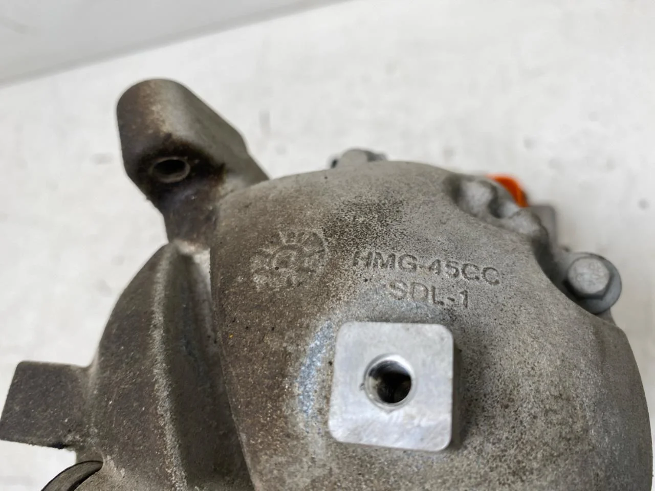 Hyundai IONIQ 5 NE 2022- A/C compressor view 4