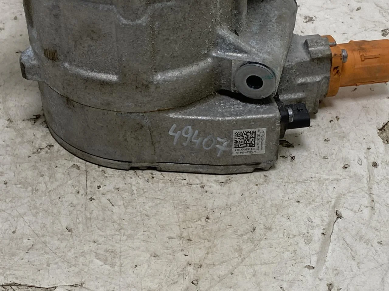 Opel / Vauxhall OPEL MOKKA 21 > A/C compressor view 2