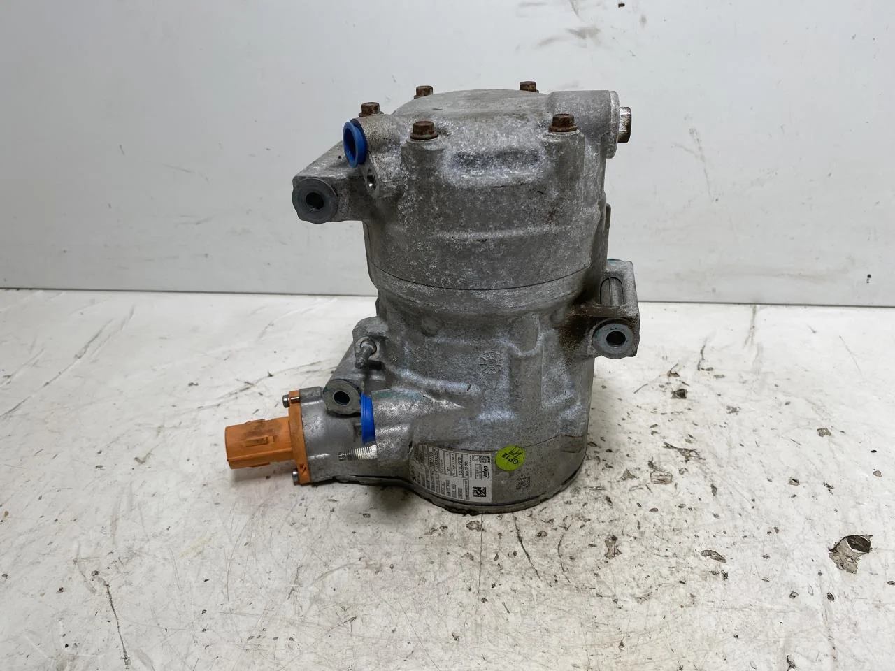 Opel / Vauxhall OPEL MOKKA 21 > A/C compressor view 4