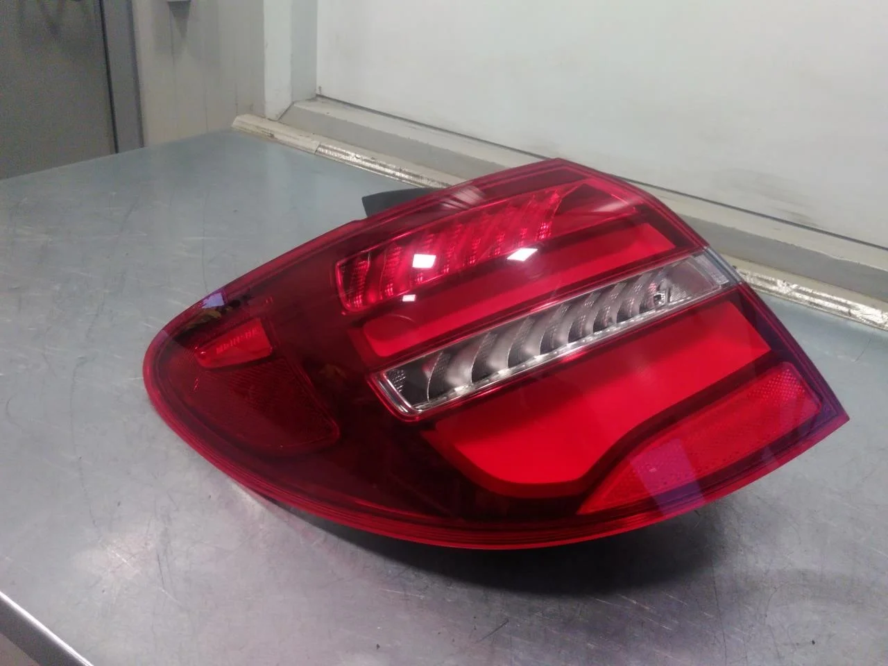 Mercedes B 180-200 W246/W242 2012-19 Hátsó lámpa, bal