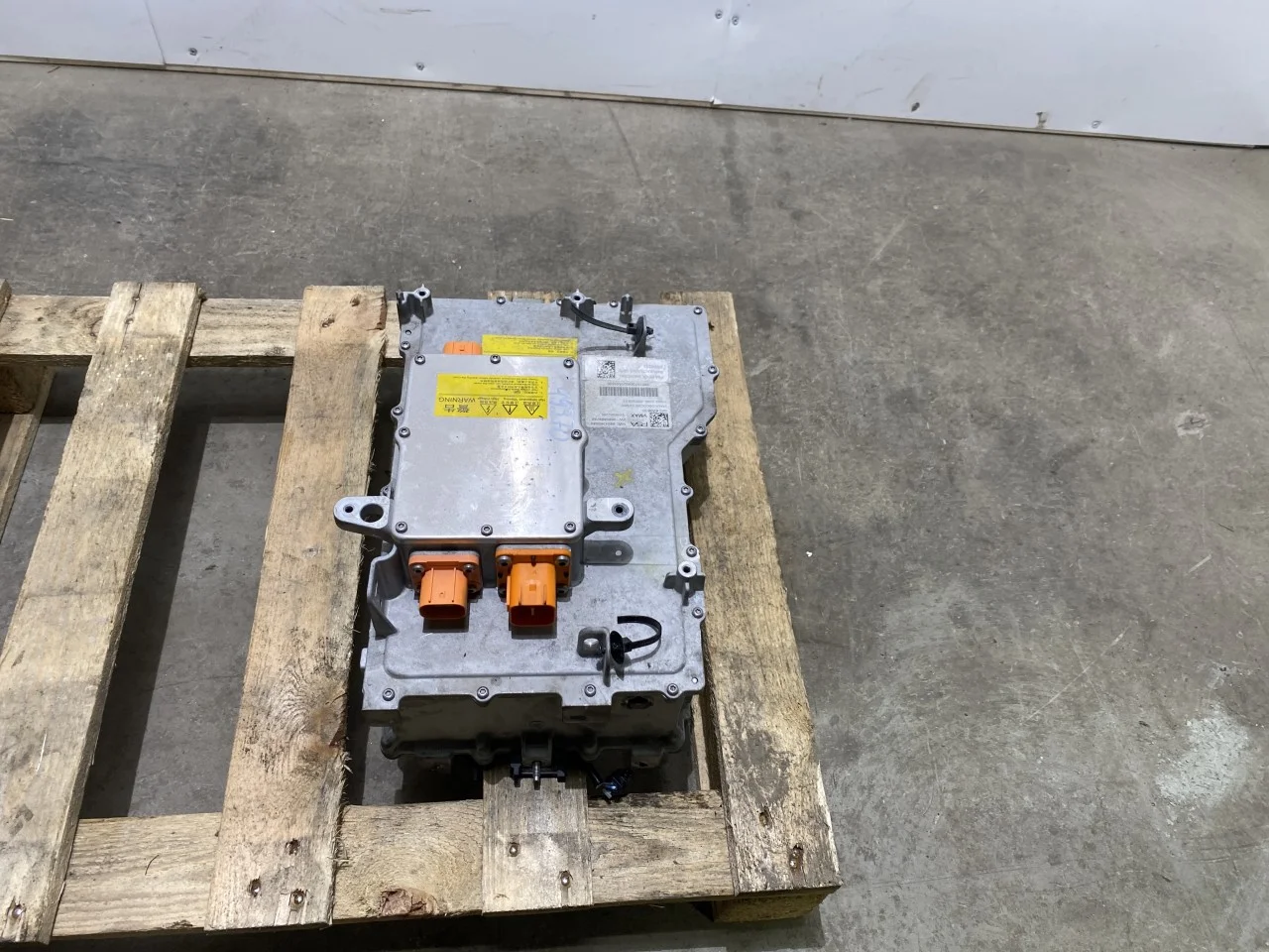 Opel / Vauxhall OPEL MOKKA 21 > Battery charger