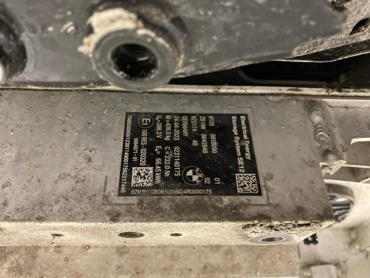 BMW X1/IX1 U11 2023- High-voltage battery view 3