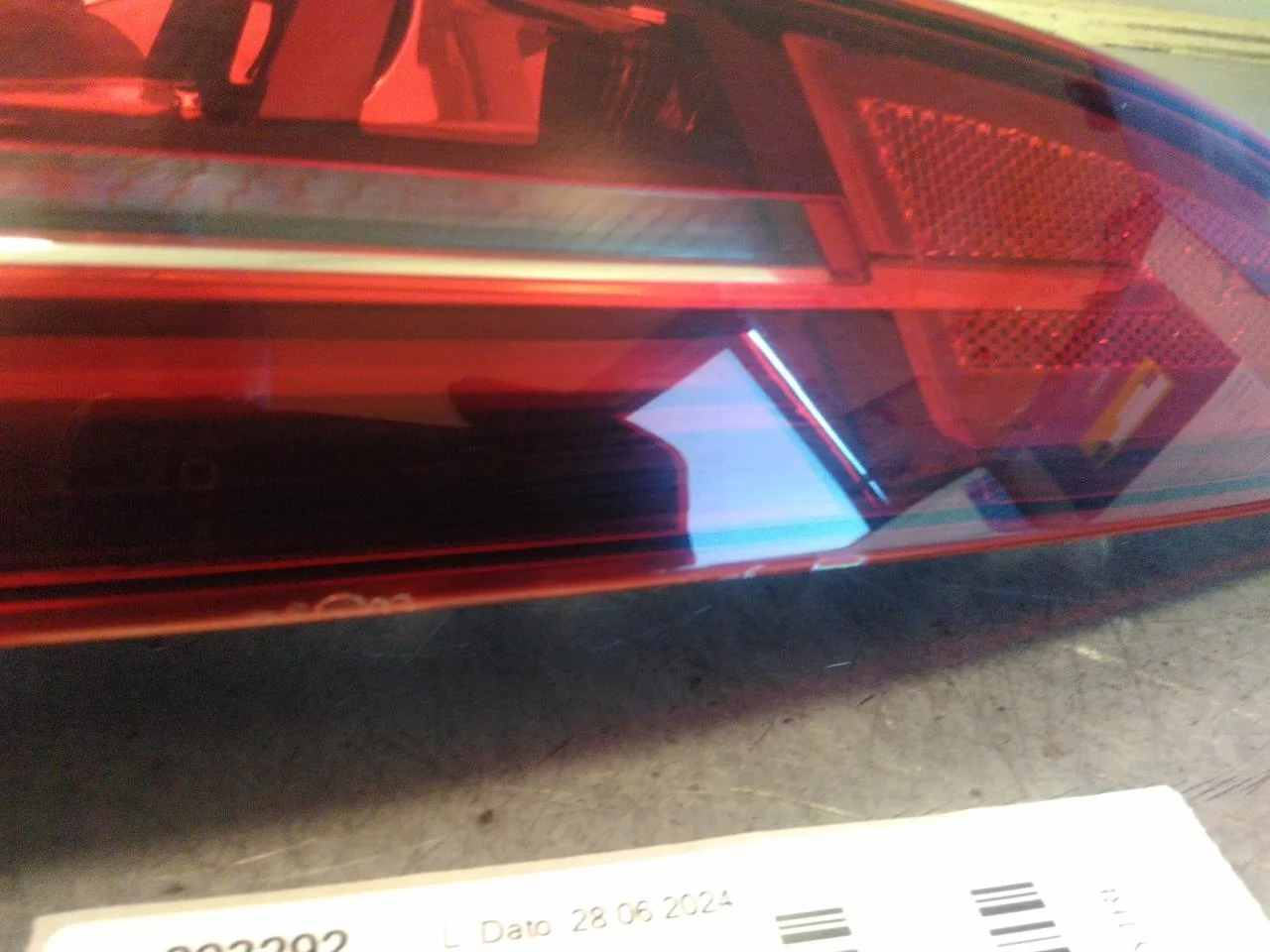 Jaguar I-PACE 2018- Right tail light view 4