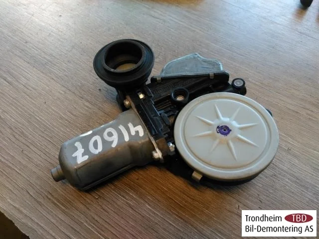 Toyota PRIUS ZVW30 2009-20 Ablakemelő motor