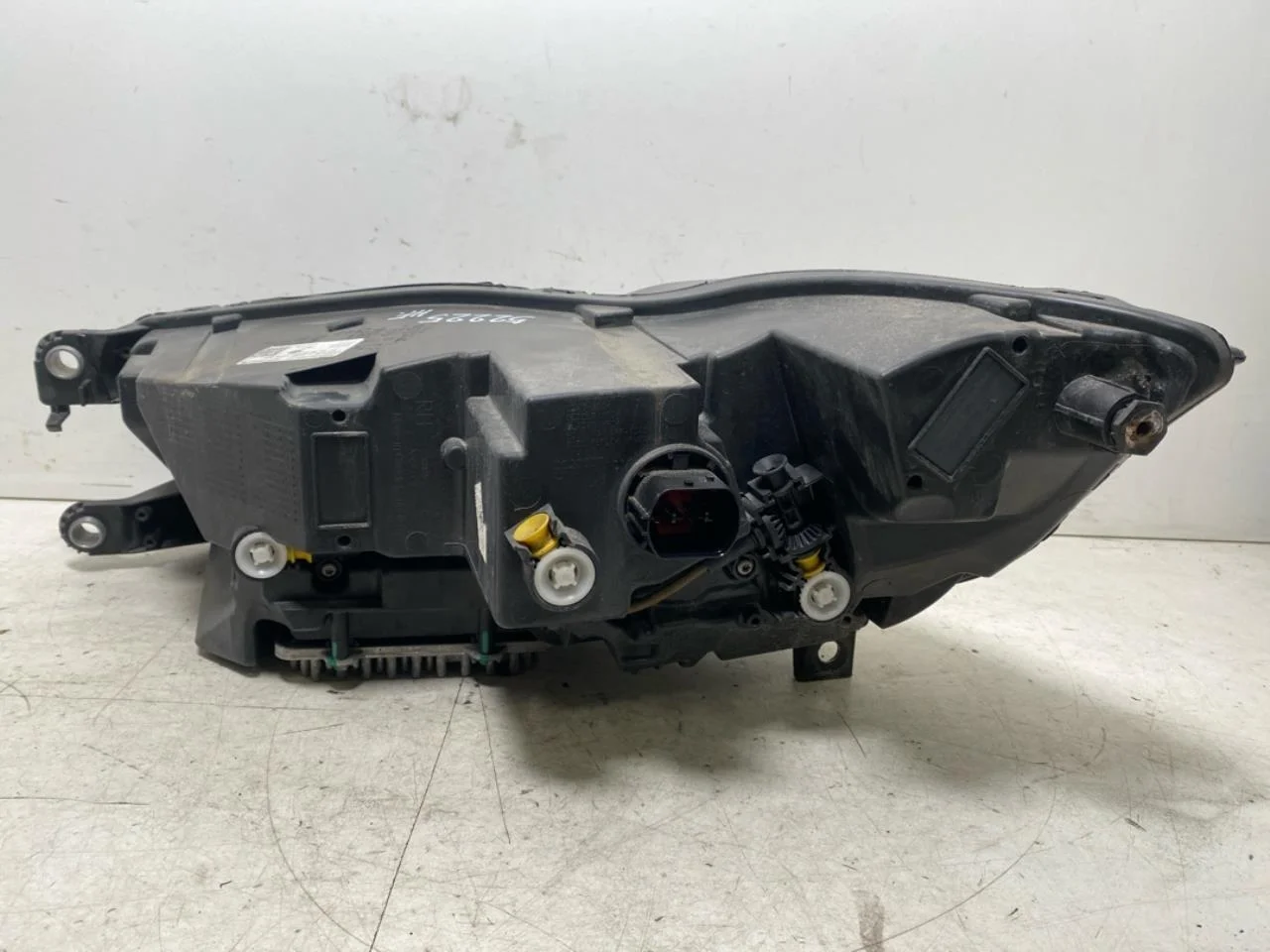 Jaguar I-PACE 2018- Right headlight view 3