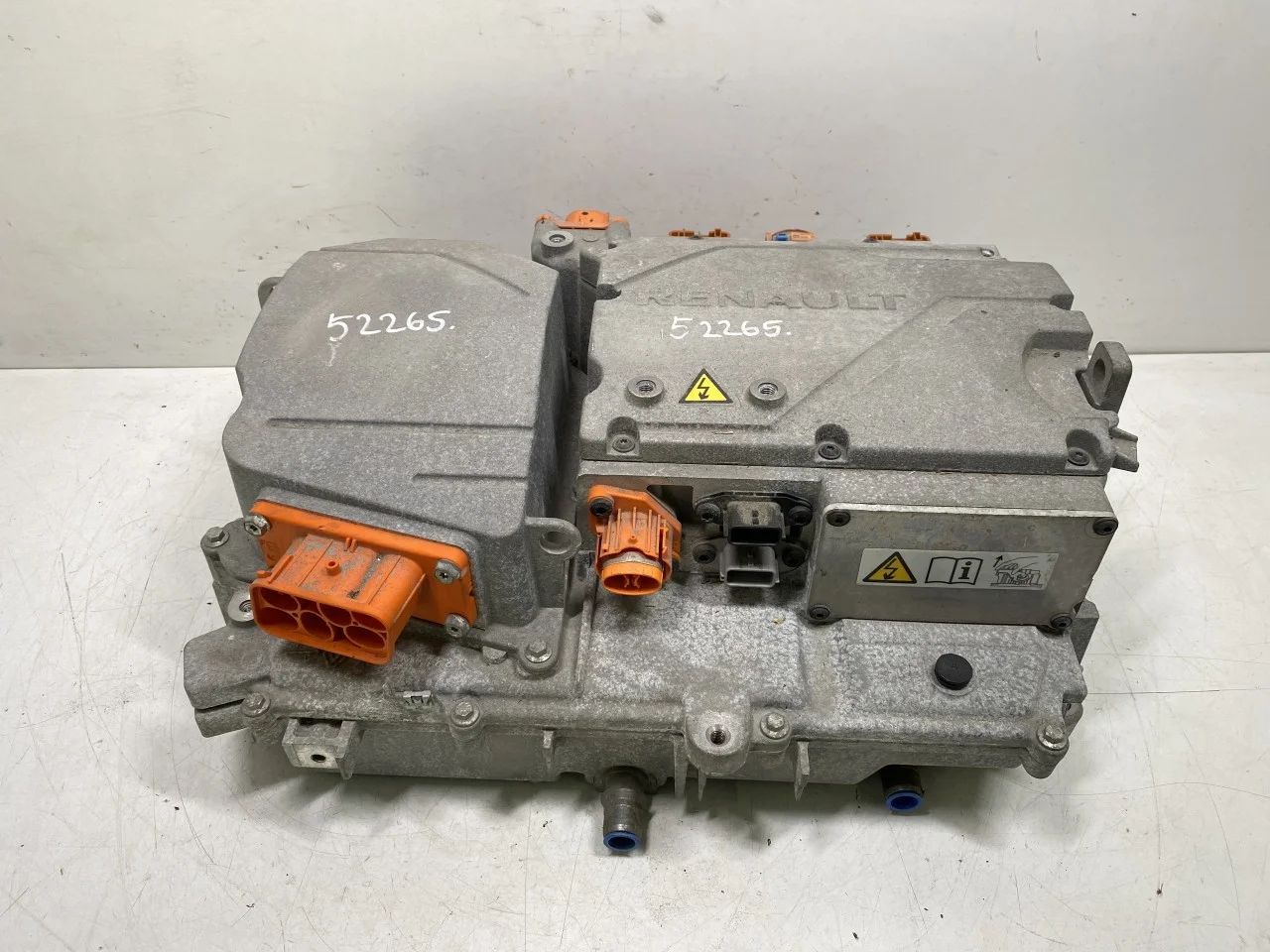 Renault ZOE/E- TECH 2013--> Battery charger