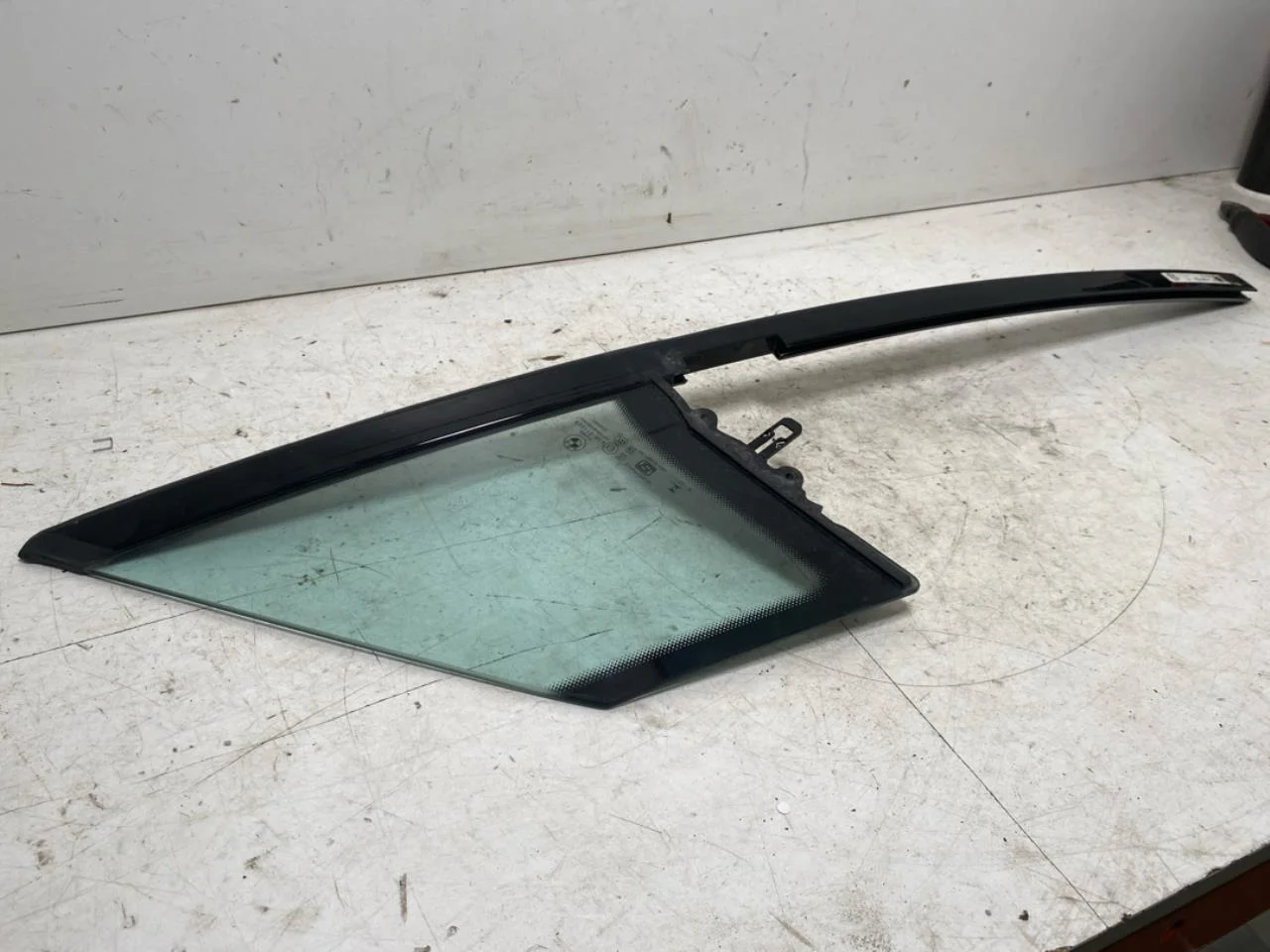 BMW IX 2022- Ajtóüveg, 4 ajtós, első, bal nézet 3