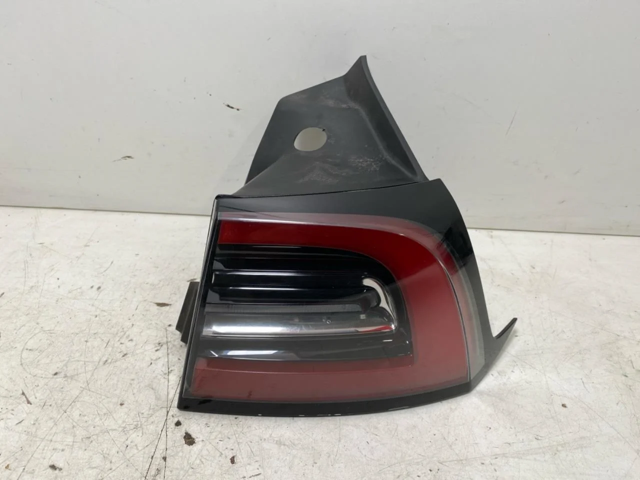 Tesla MODEL Y 2021- Lampă spate dreapta