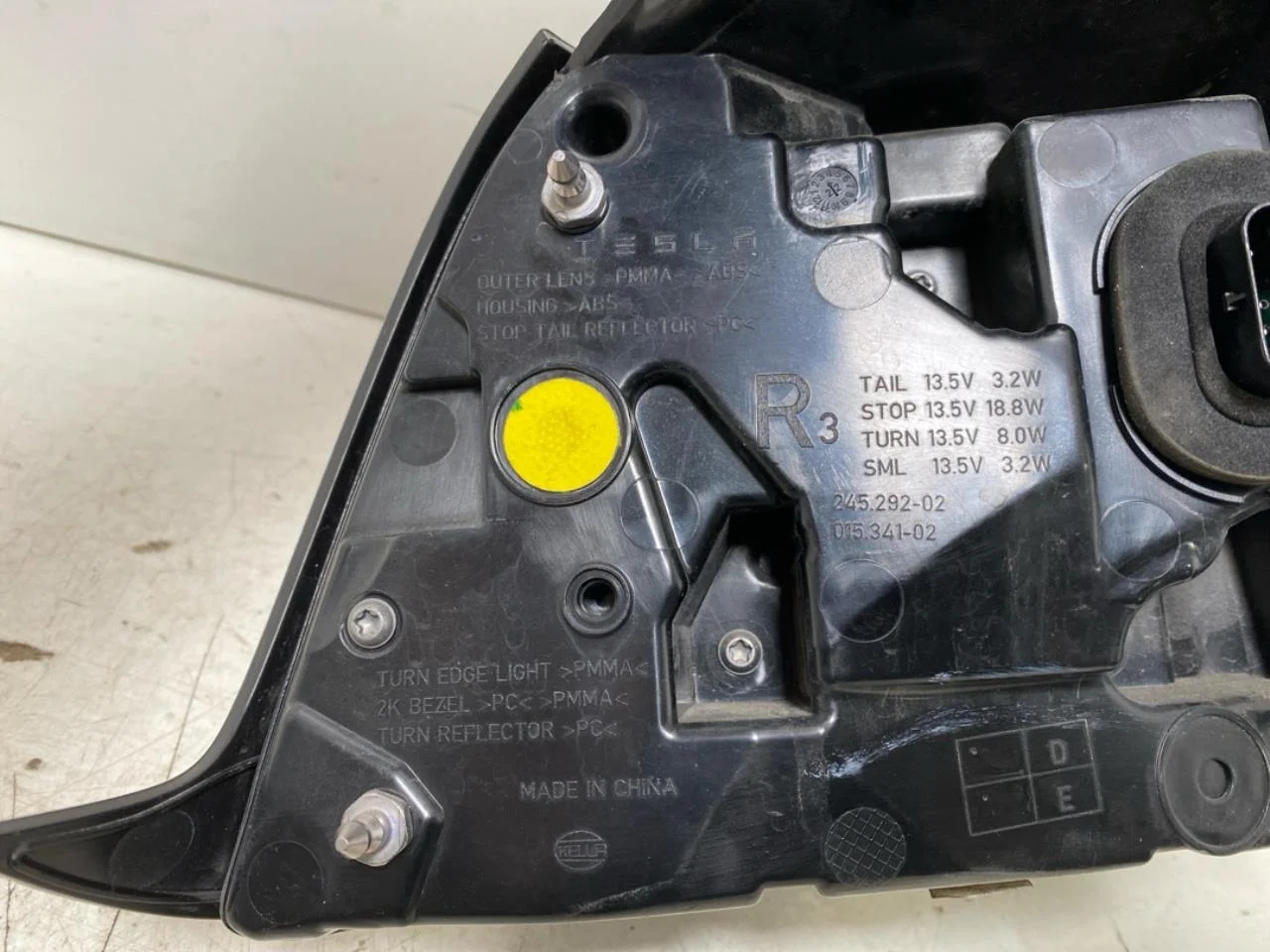 Tesla MODEL Y 2021- Lampă spate dreapta vedere 3
