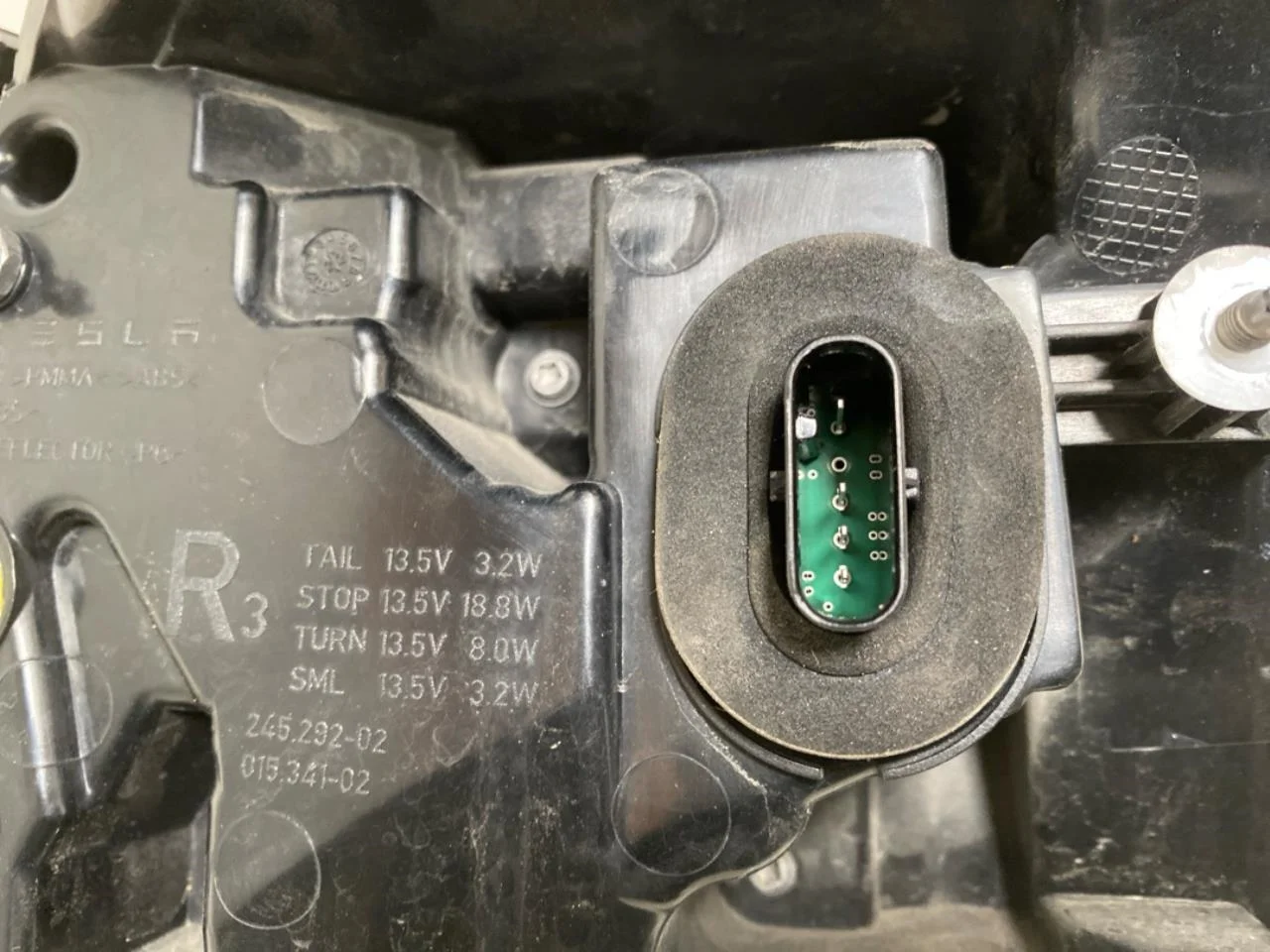Tesla MODEL Y 2021- Lampă spate dreapta vedere 4