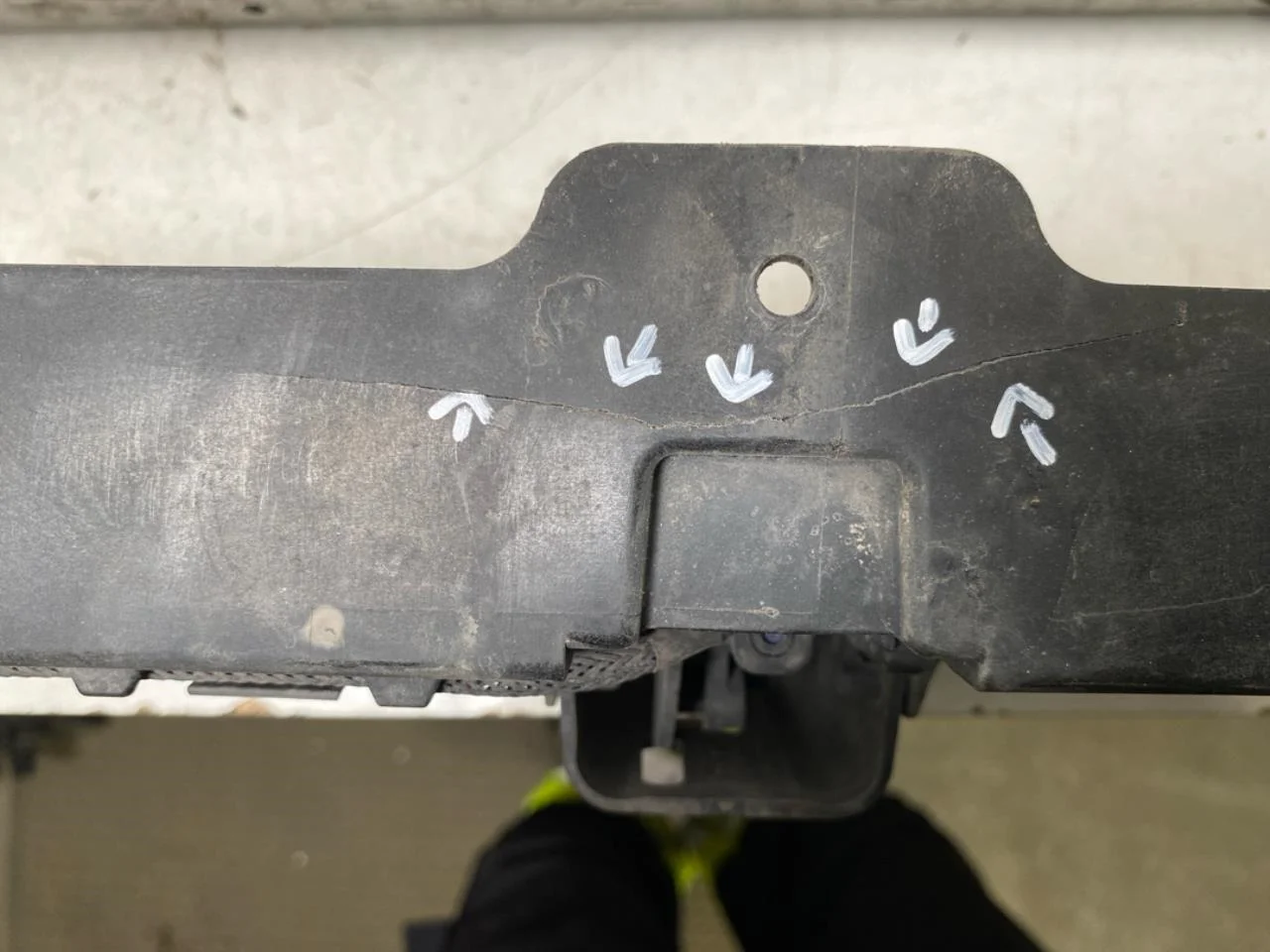 Jaguar I-PACE 2018- Grille, center section view 3