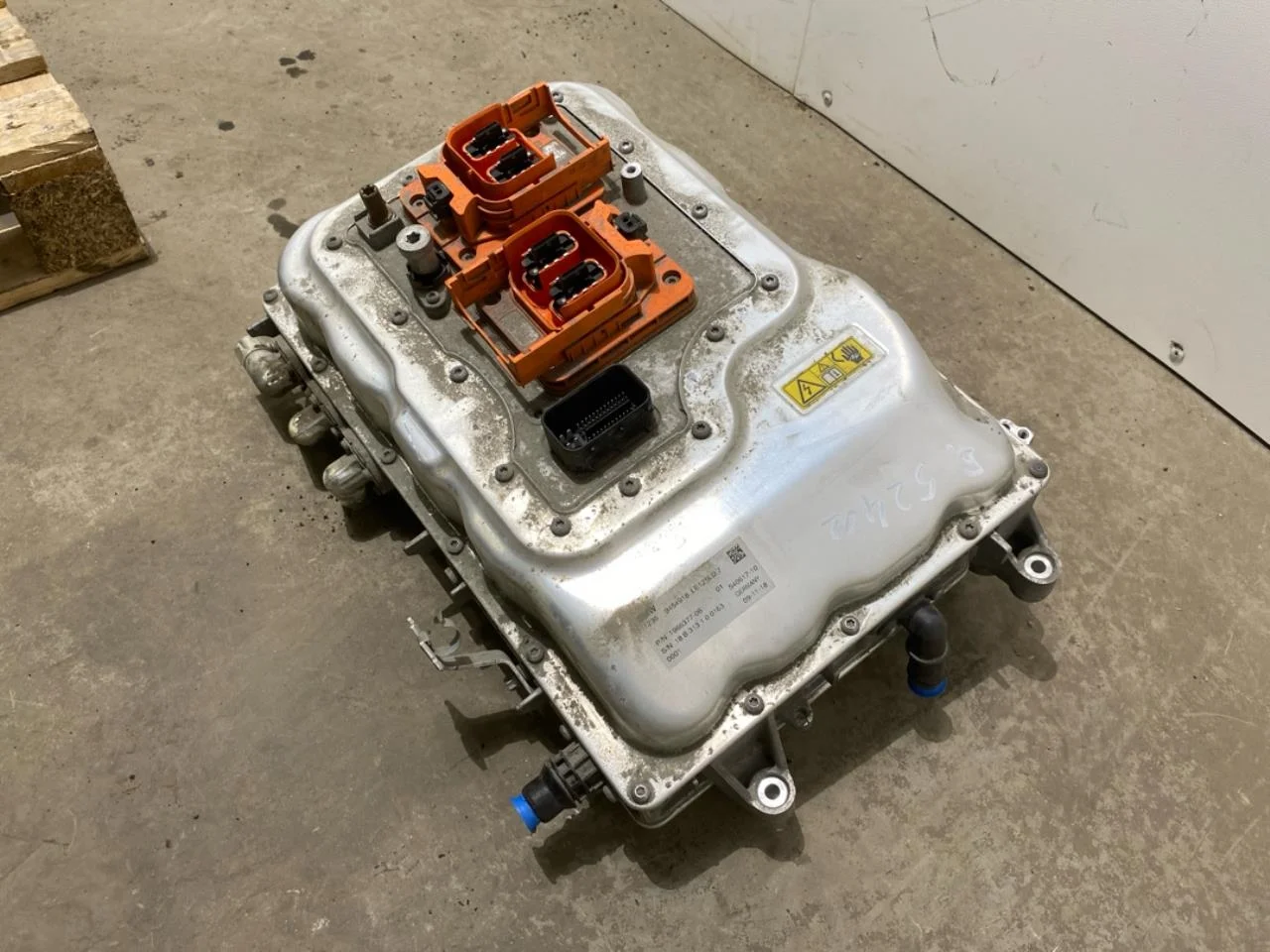 BMW I3 I01 2013-22 Inverter, 12-220V nézet 3