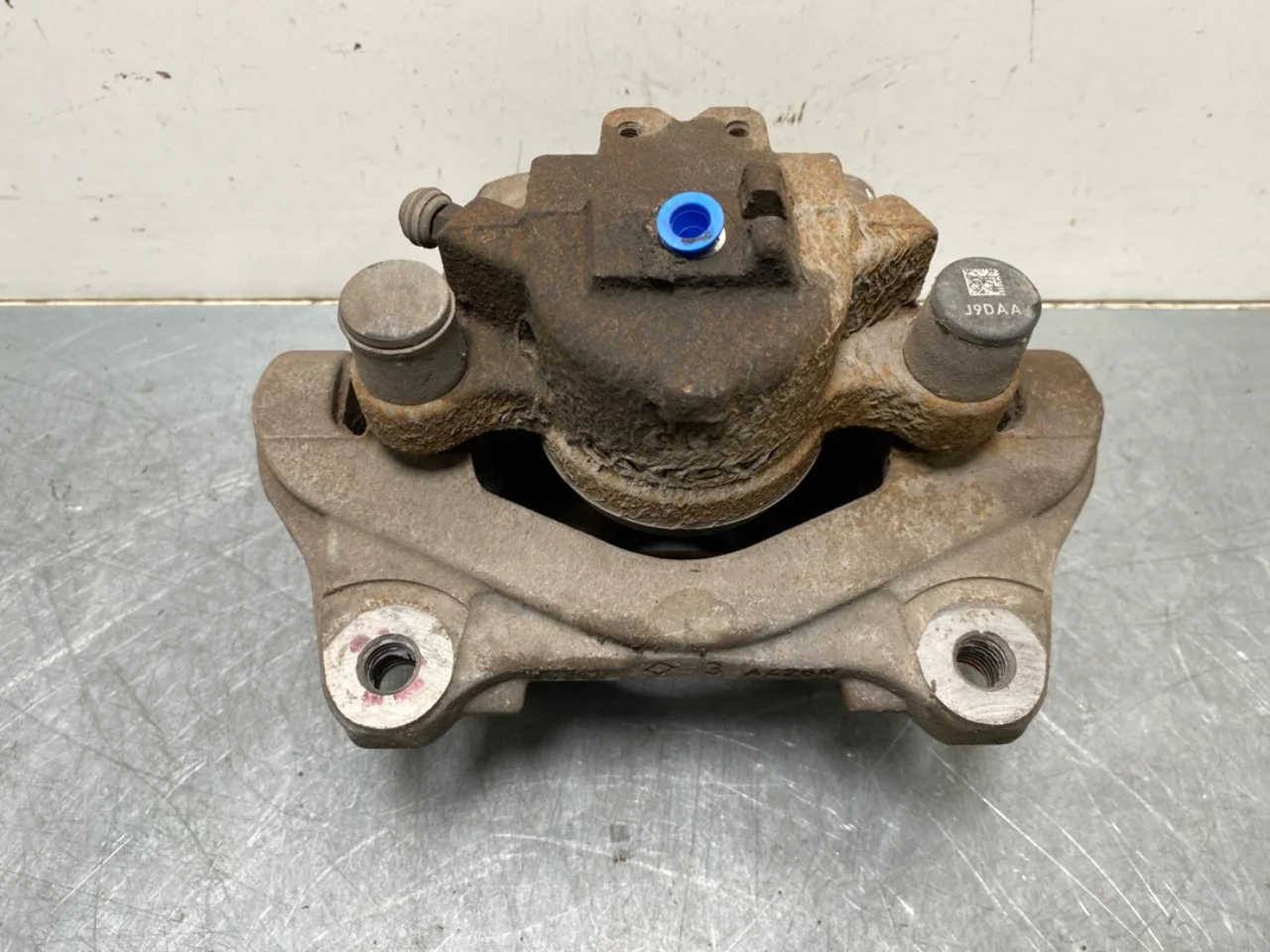 Jaguar I-PACE 2018- Front right brake caliper view 2