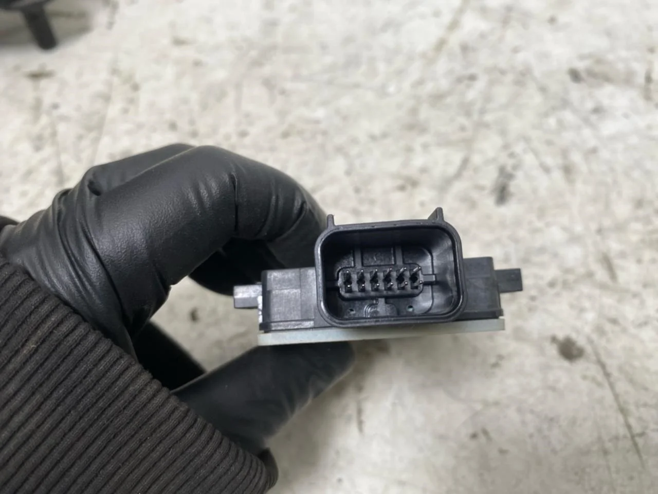 Hyundai IONIQ 5 NE 2022- Active collision protection sensor view 3