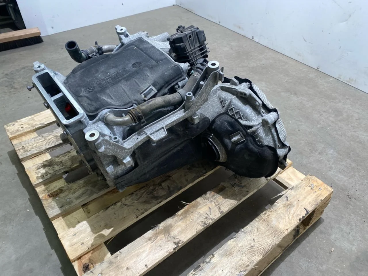 BMW I3 I01 2013-22 Elektromos motor, hátsó vedere 2
