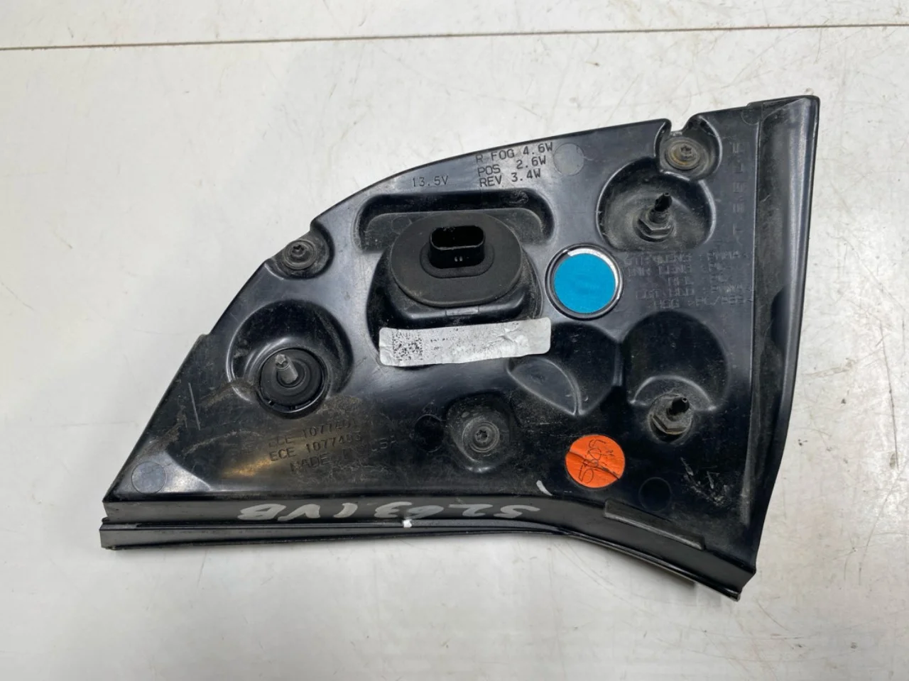 Tesla MODEL 3 2017--> Rear light, left, on tailgate (inner) view 2