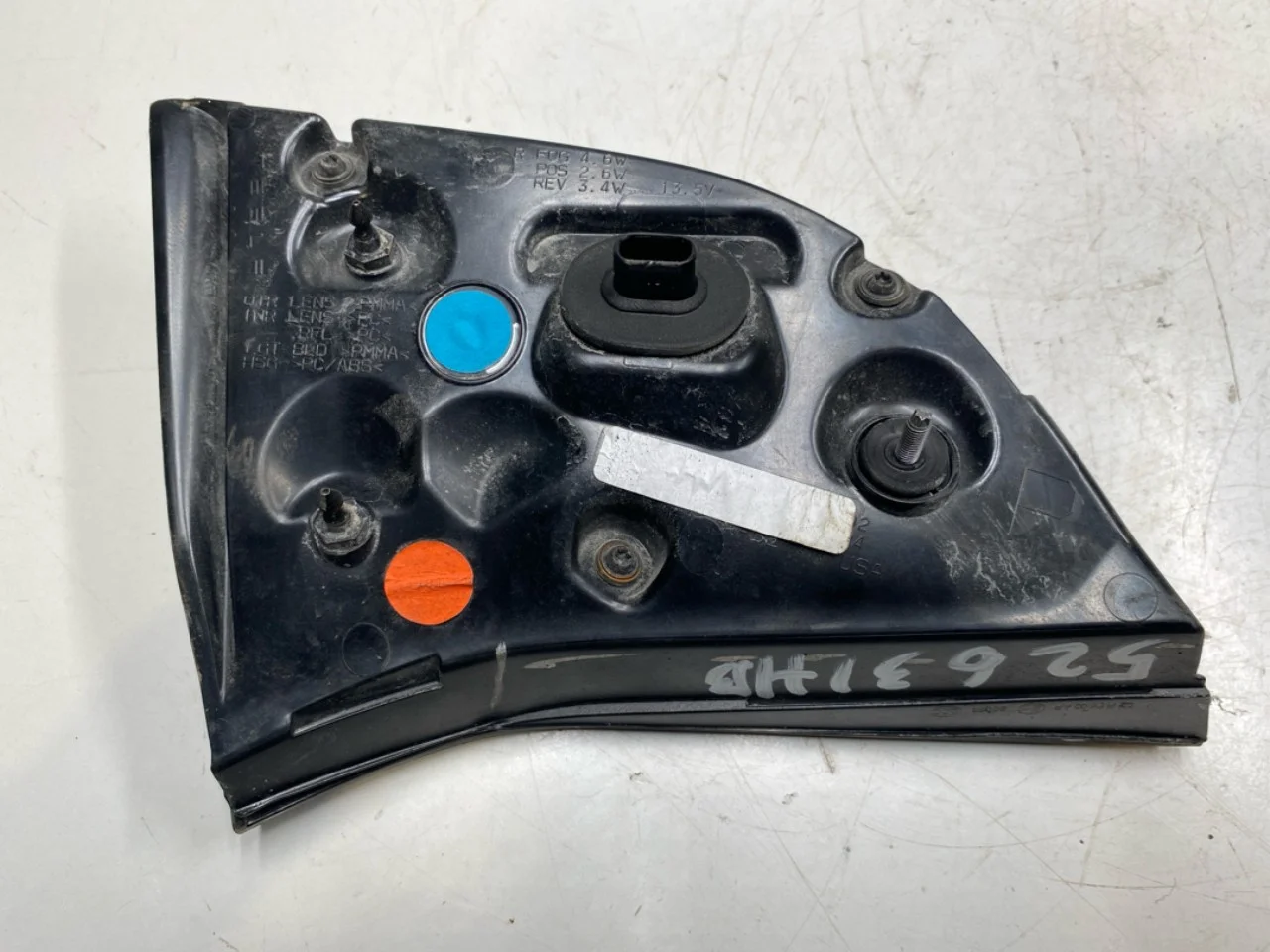 Tesla MODEL 3 2017--> Right tail light on tailgate, inner view 2