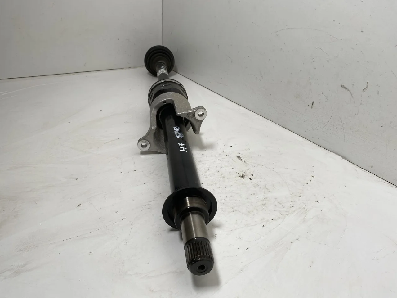 Front right driveshaft view 3