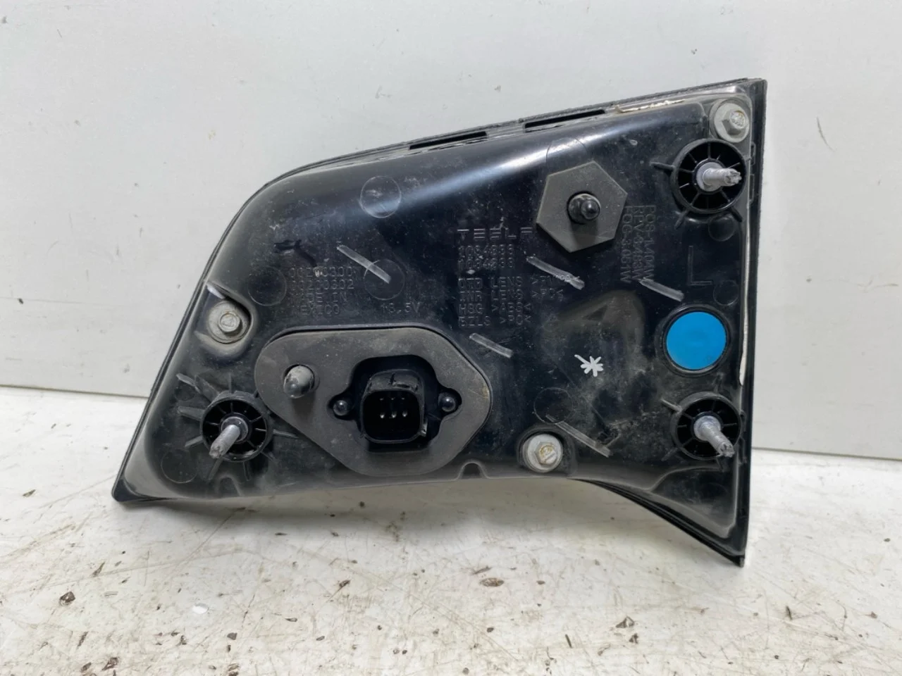 Tesla MODEL X 2016- Rear light, left, on tailgate (inner) view 2