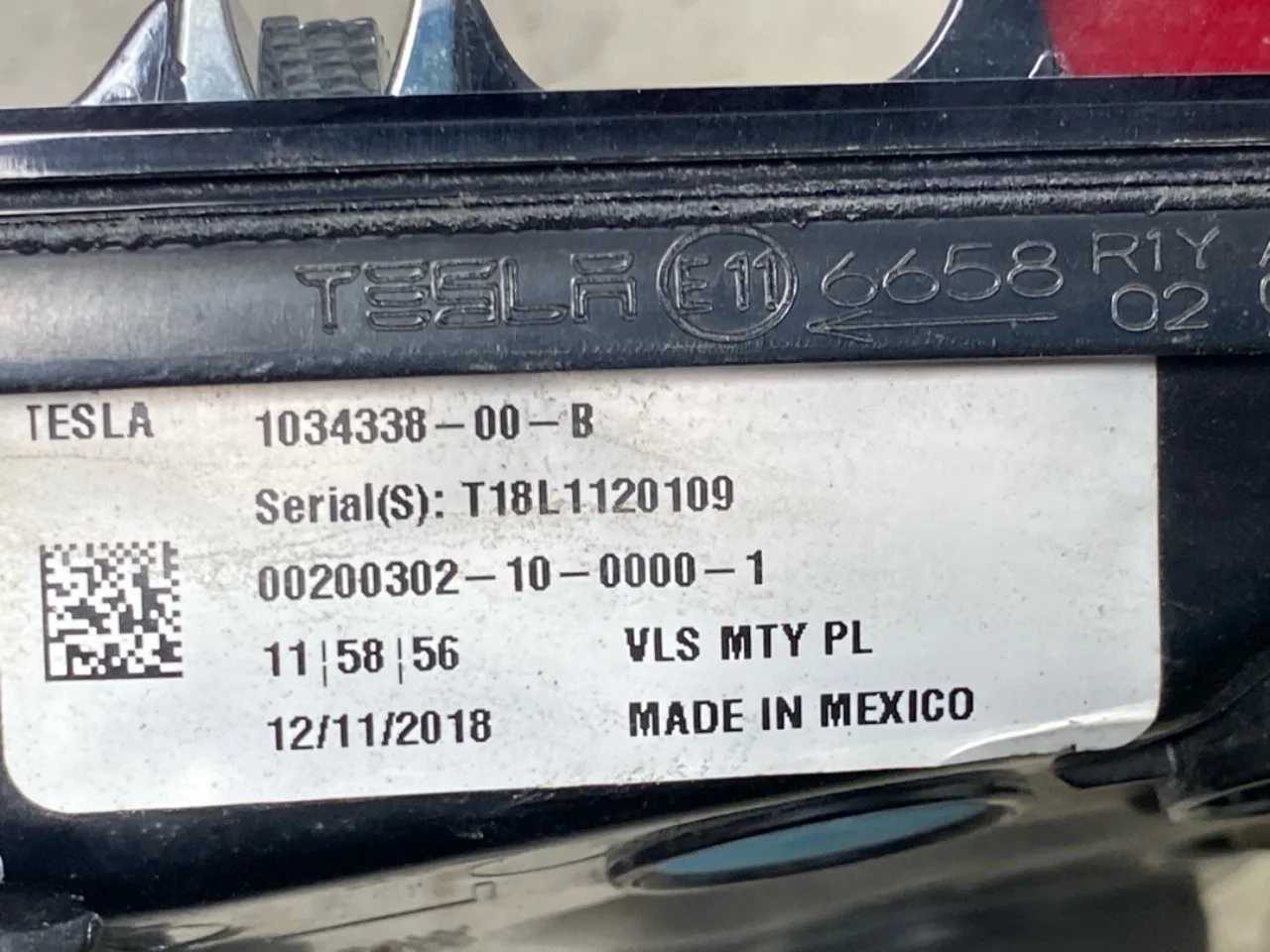 Tesla MODEL X 2016- Rear light, left, on tailgate (inner) view 3