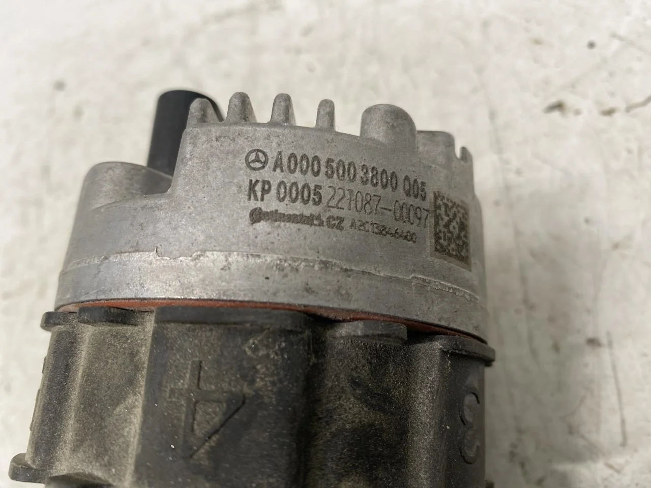 Mercedes V W447//W640/W448 2014- Circulation pump view 3