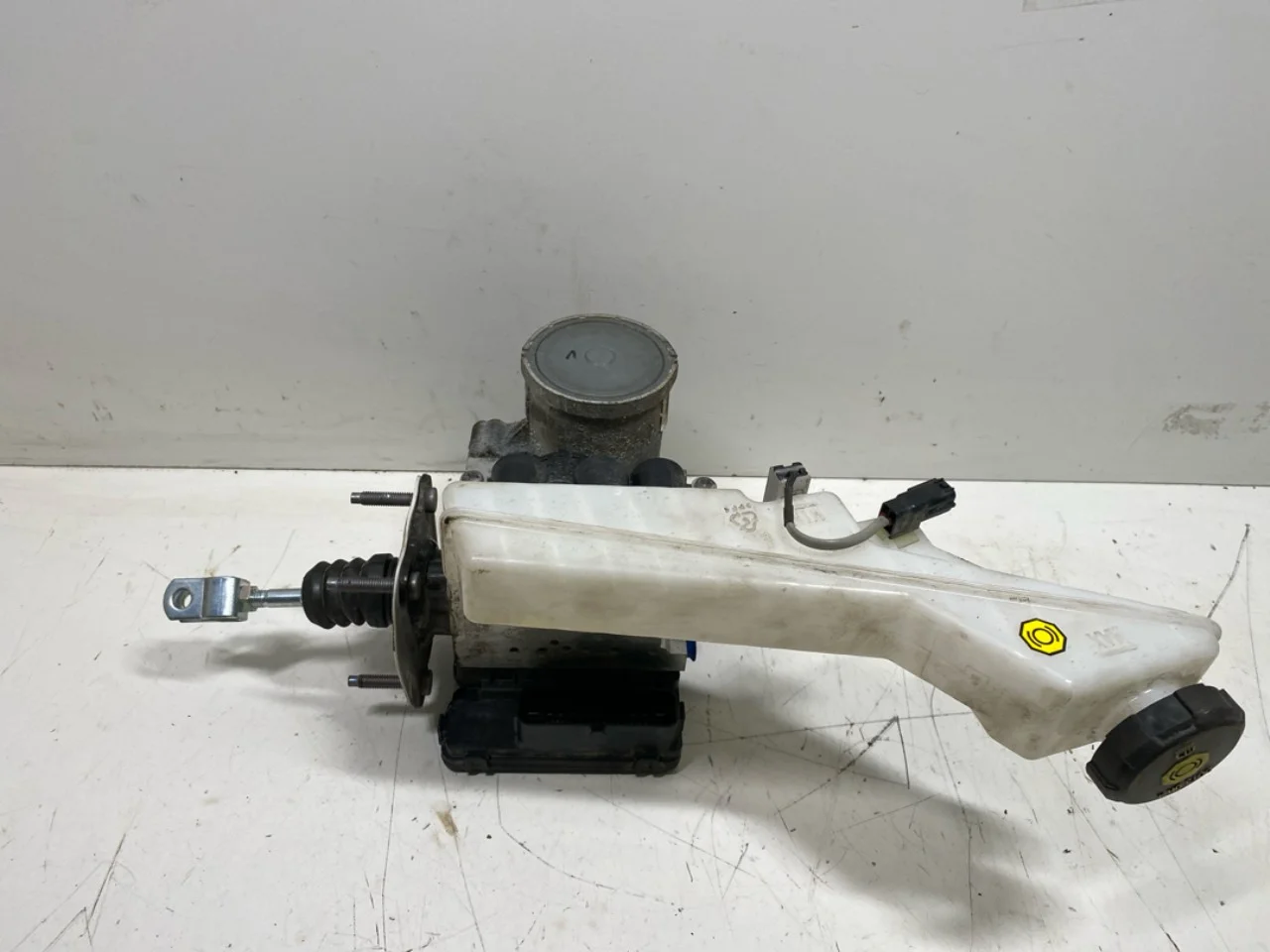Kia NIRO SG2 2023- ABS hydraulic unit