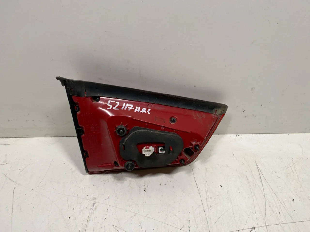 Kia NIRO SG2 2023- Right tail light on tailgate, inner view 4
