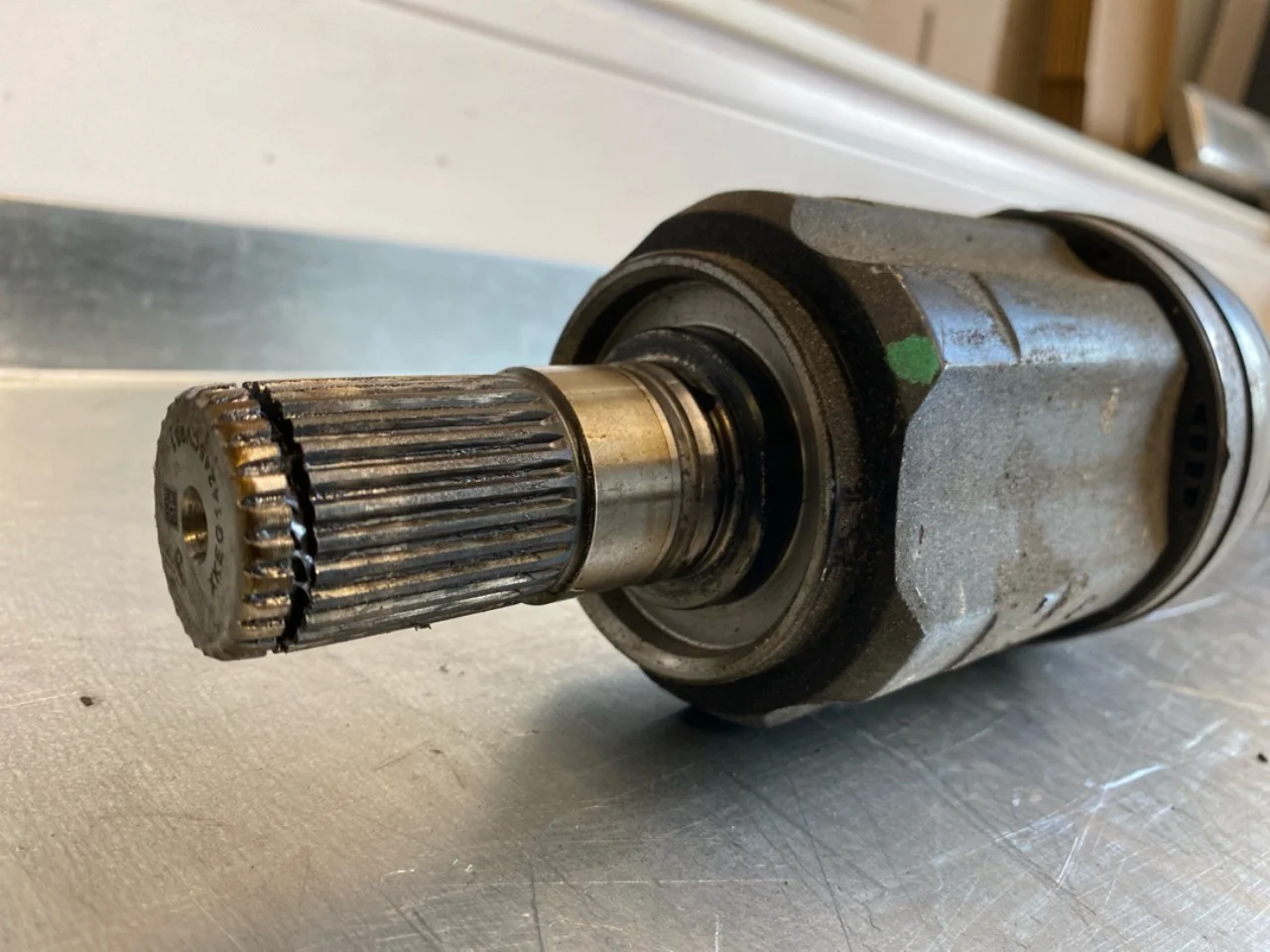 Hyundai IONIQ 5 NE 2022- Front right driveshaft view 4