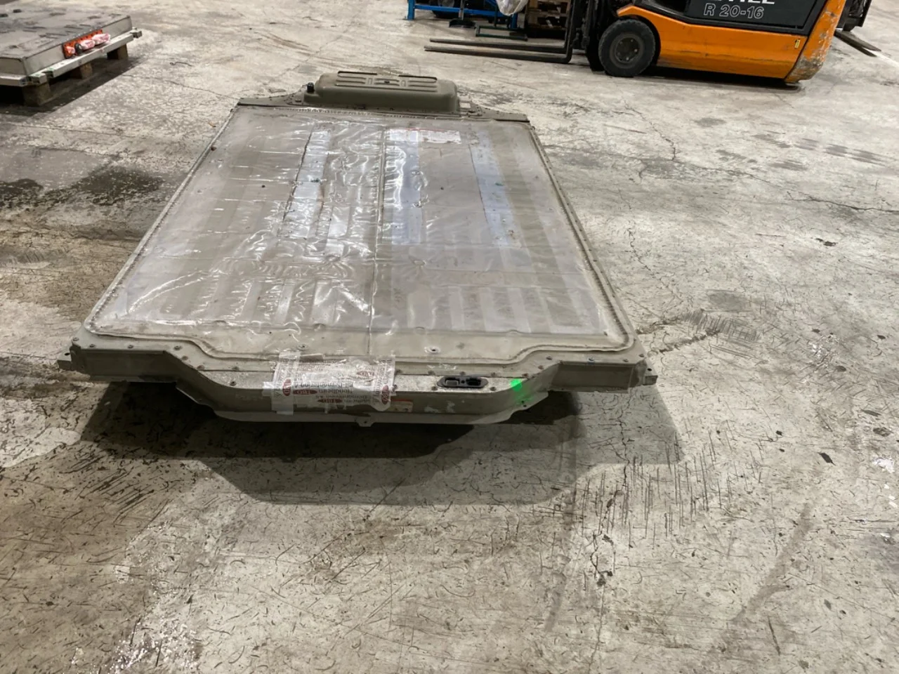 Tesla MODEL S 2013- High-voltage battery view 2
